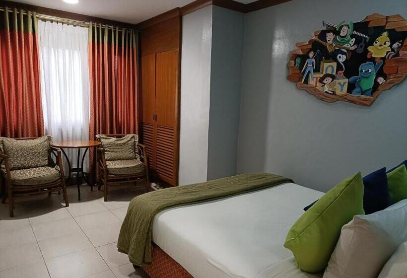 סוויטה אקזקיוטיב, The Golden Pine