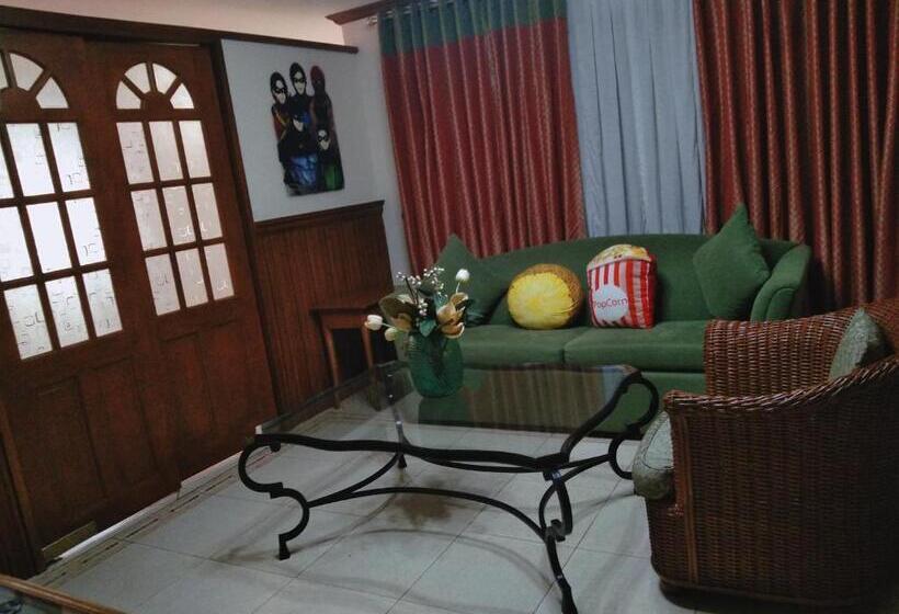 סוויטה, The Golden Pine