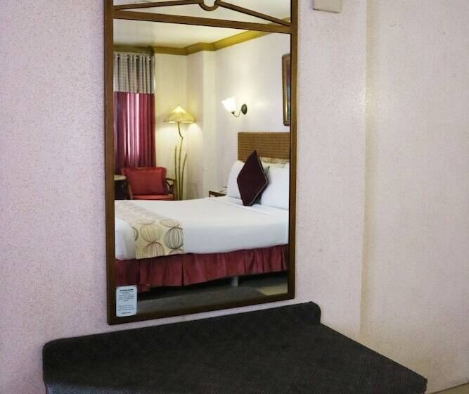 סוויטה אקזקיוטיב, The Golden Pine