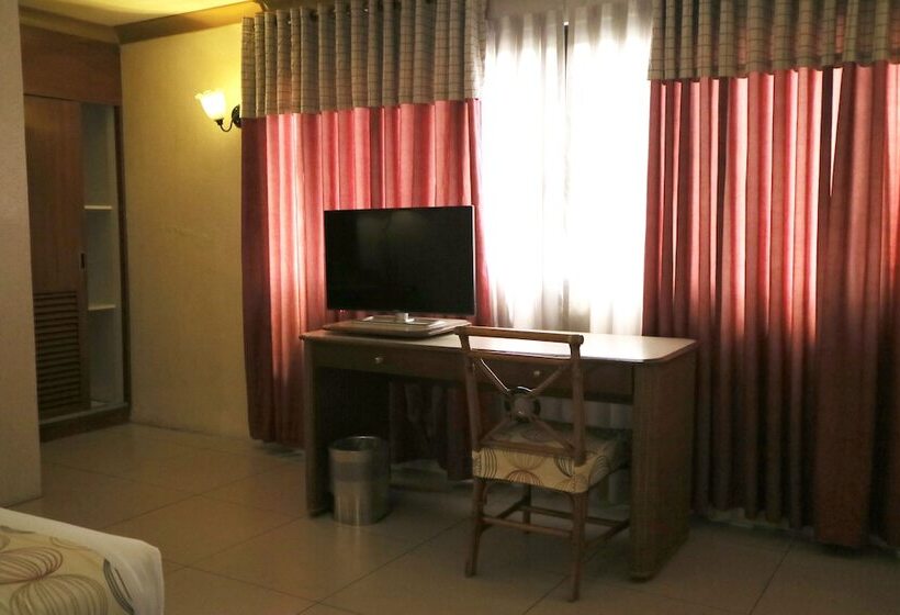 סוויטה אקזקיוטיב, The Golden Pine