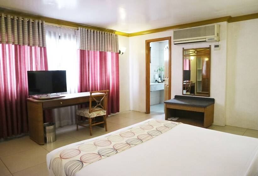 סוויטה אקזקיוטיב, The Golden Pine