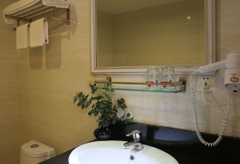 اتاق لوکس, You Eng