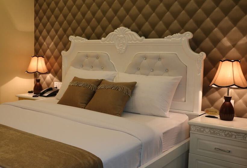 اتاق لوکس, You Eng