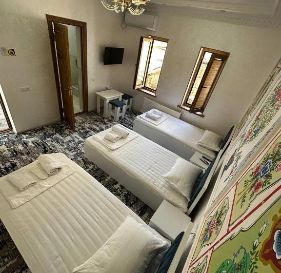 غرفة قياسية ثلاثية, Farnoz