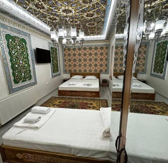 جناح عائلي, Farnoz