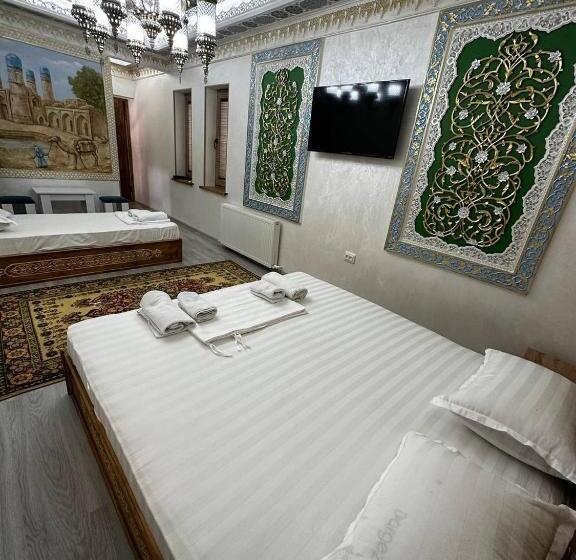 جناح عائلي, Farnoz