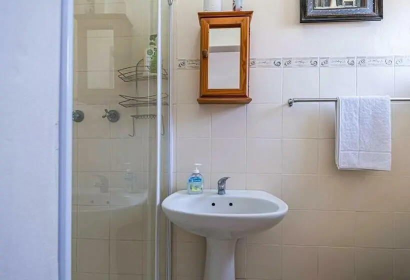 اتاق استاندارد, 5 Third Avenue Guesthouse