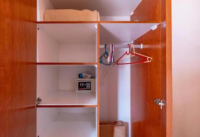 اتاق خانوادگی, 5 Third Avenue Guesthouse