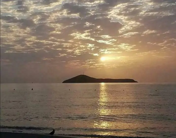 キングサイズベッドのデラックススイート, Sunrise Hostel Farallon