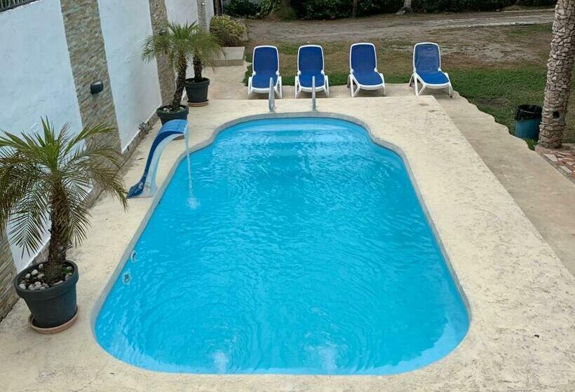 디럭스 스위트 킹 침대, Sunrise Hostel Farallon