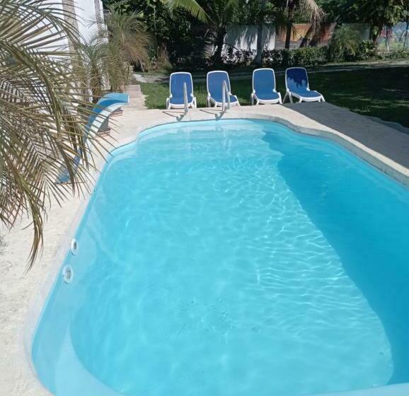 家庭间, Sunrise Hostel Farallon