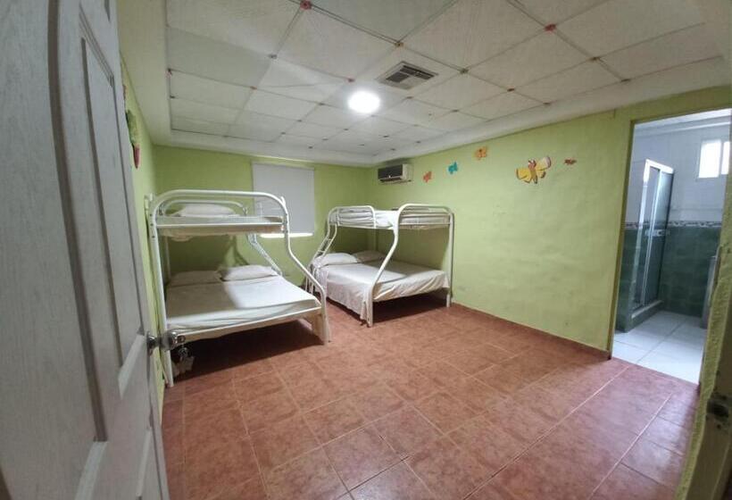 غرفة عائلية, Sunrise Hostel Farallon