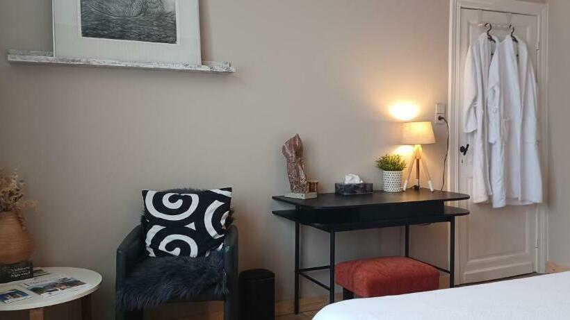 Номер Стандарт Совместная Ванная, De Galerie   Dessert Coulors