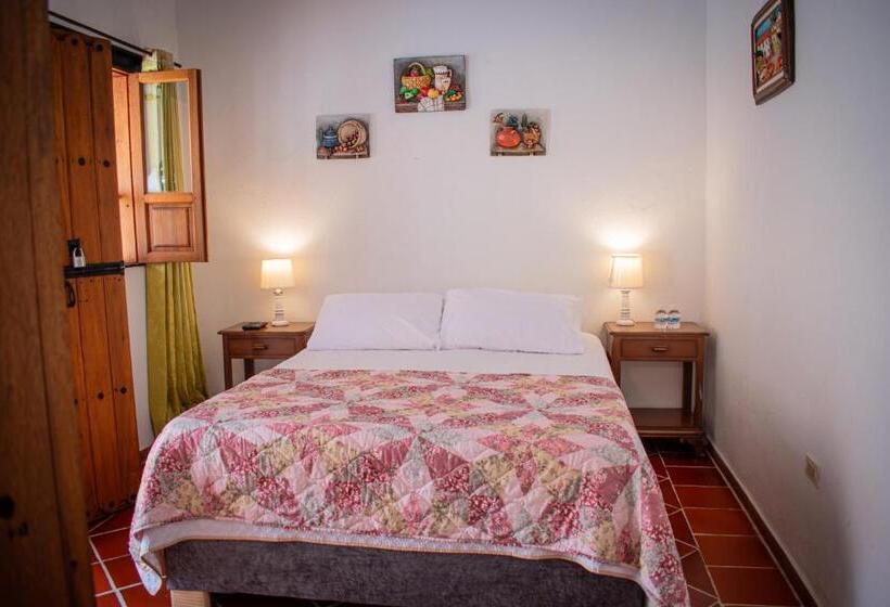 베이직 3인 룸, Alojamiento Jaw