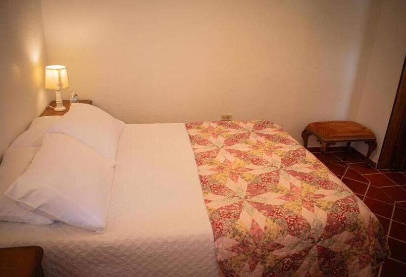 베이직 3인 룸, Alojamiento Jaw