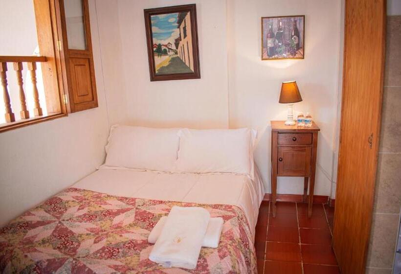 기본룸, Alojamiento Jaw