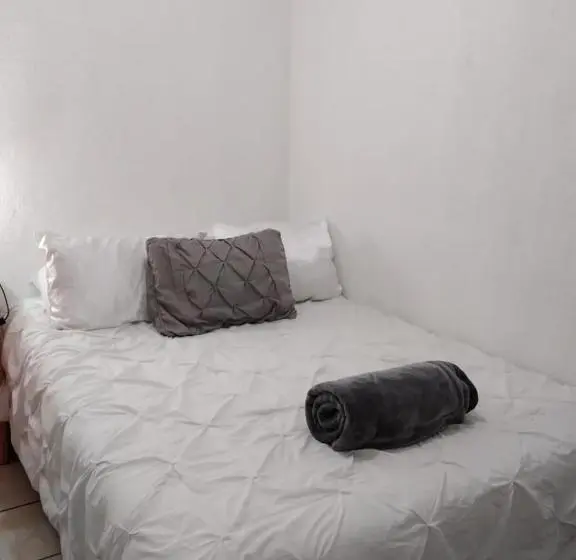 اتاق استاندارد یک نفره, Bluehouse