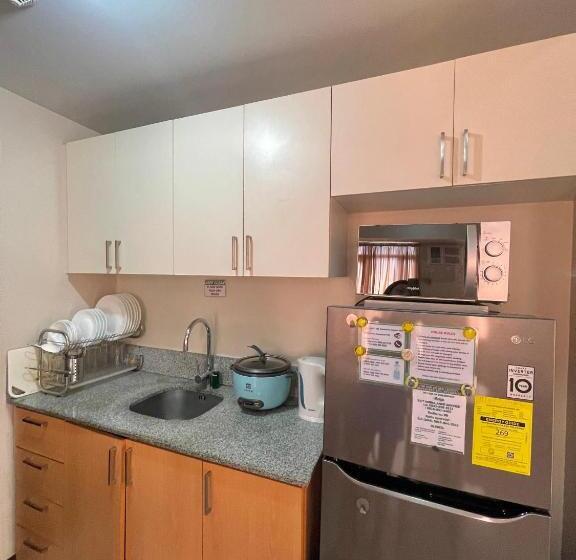 Апартаменты 2 Спальни, Cubao, Quezon City Condo Staycation