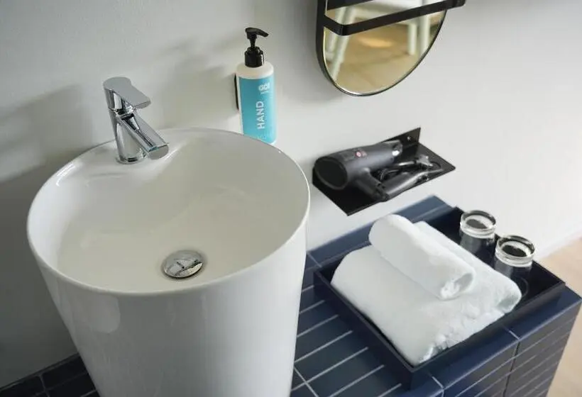 اتاق استاندارد با تخت بزرگ, Go Hotel Bowin At Robinson Lifestyle Bowin