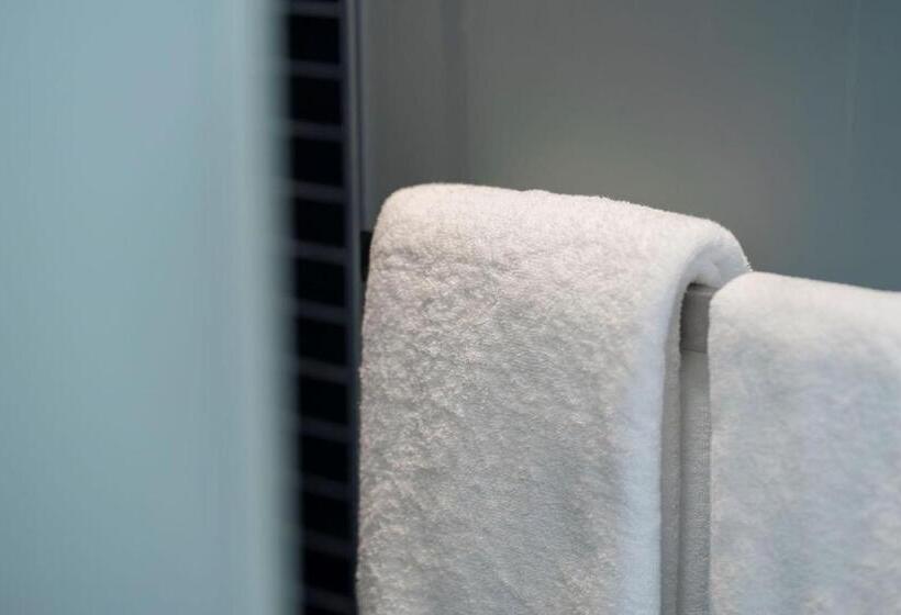 带大床的标准间, Go! Hotel Bowin At Robinson Lifestyle Bowin