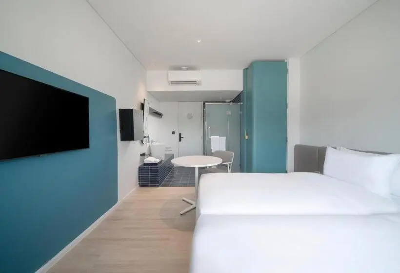 اتاق استاندارد, Go Hotel Bowin At Robinson Lifestyle Bowin