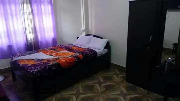 Standardzimmer, Parichit
