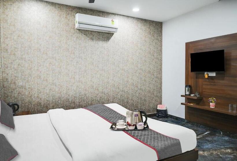 豪华三人间, Super Townhouse Oak Hotel Ar Ganges Premium