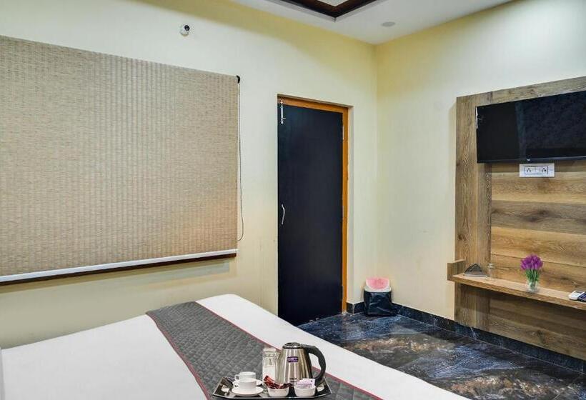 豪华三人间, Super Townhouse Oak Hotel Ar Ganges Premium