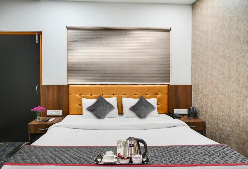 豪华三人间, Super Townhouse Oak Hotel Ar Ganges Premium