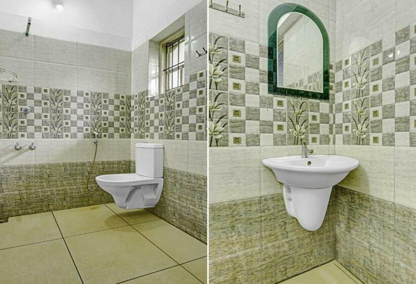 三人经典房间, Collection O Clement Holydays