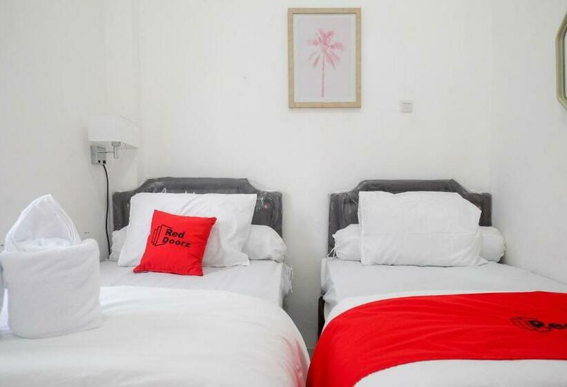 غرفة ديلوكس, Reddoorz Plus At Lovina Inn Tonrangeng River Side