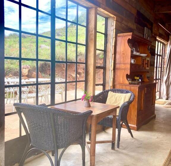 스탠다드 룸 산 전망, Rose Mountain Cottage