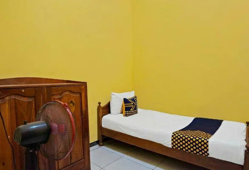 Superior Yhden Hengen Huone, Spot On 91869 Insan Mulia Kost Syariah