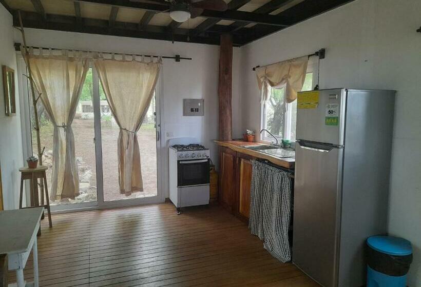 スタンダードバンガロー, Popoyo Surfcamp