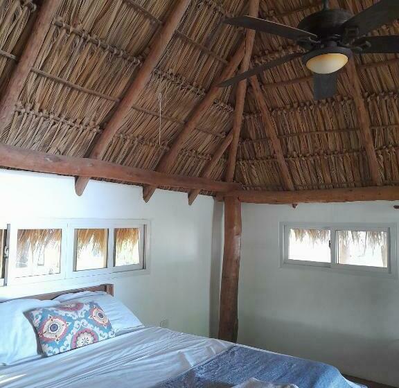 スタンダードバンガロー, Popoyo Surfcamp