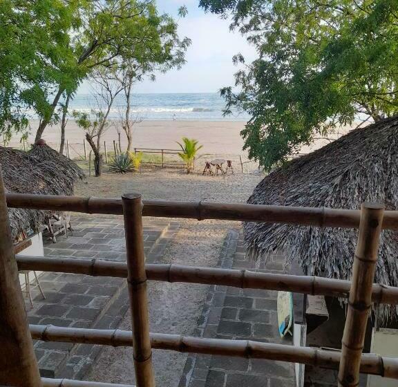 Бунгало Стандарт, Popoyo Surfcamp