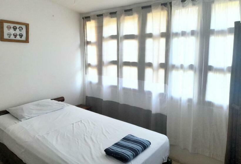 シングルデラックスルーム, Popoyo Surfcamp