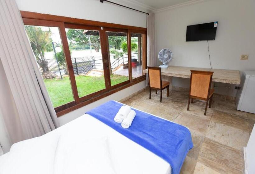 Suite with lake view, Pousada Wafeh Pampulha Suítes