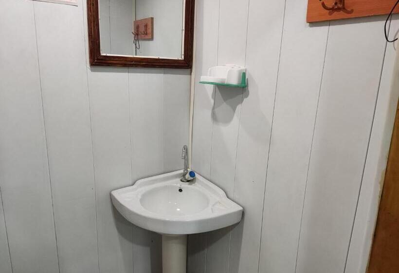 غرفة قياسية ثلاثية حمام مشترك, Goziyon Hostel