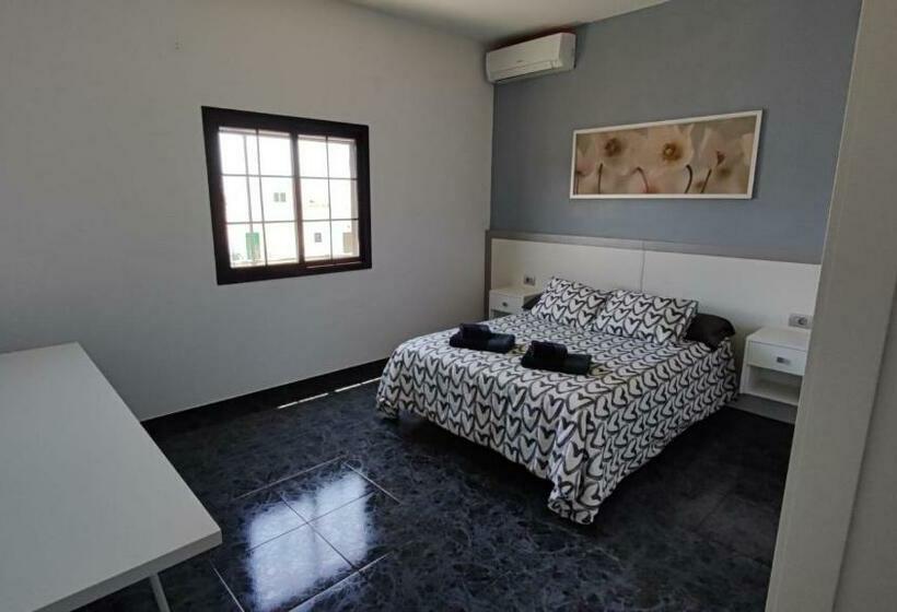 اتاق استاندارد, Sunset House