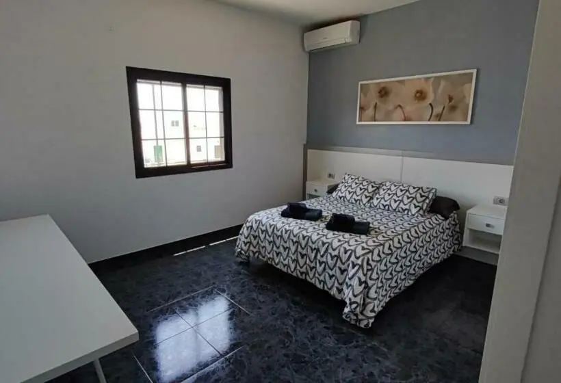 اتاق استاندارد, Sunset House
