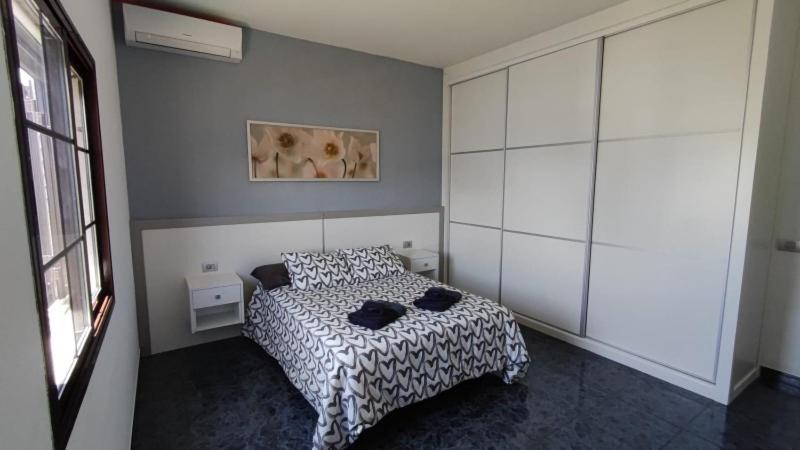 标准间, Sunset House