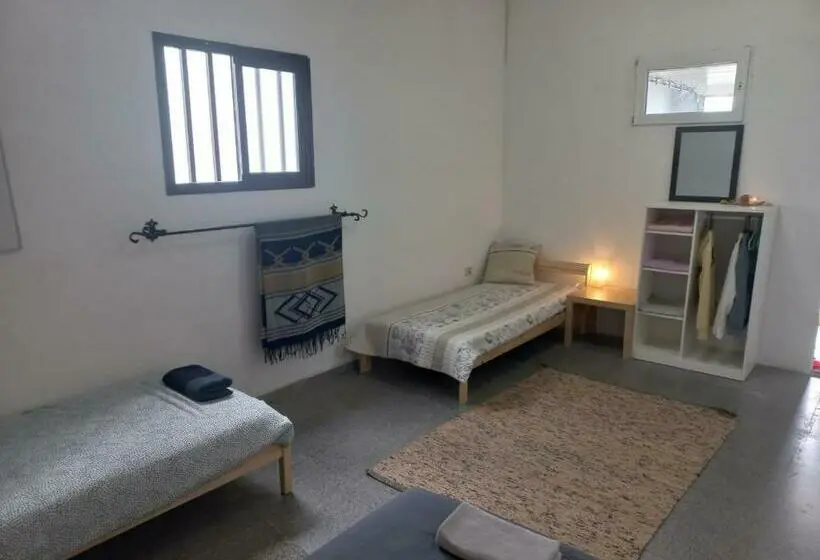 اتاق استاندارد چهار تخته, Sunset House