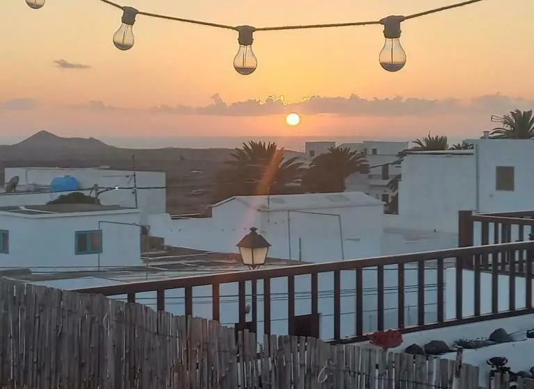 اتاق استاندارد یک نفره, Sunset House