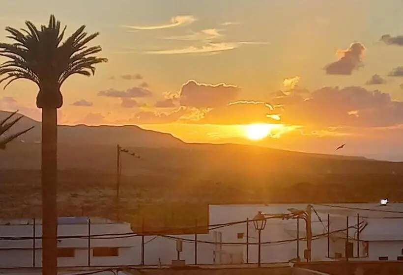 اتاق استاندارد یک نفره, Sunset House
