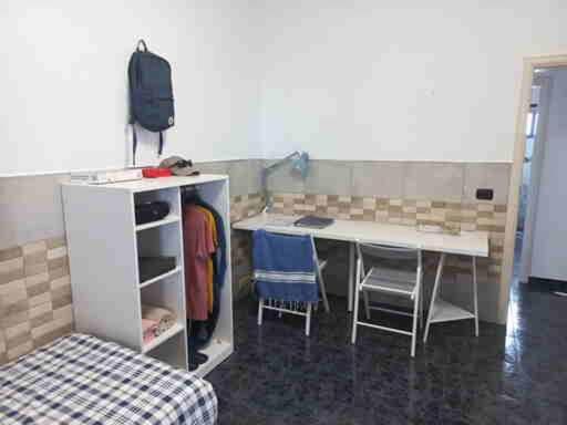 经济房, Sunset House