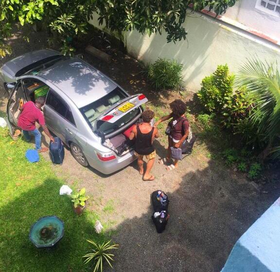 豪华房间, Blue Waves Madiha