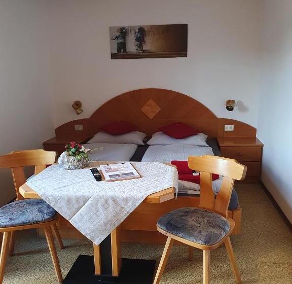 バルコニー付きスタンダードルーム, Garni Lantschner