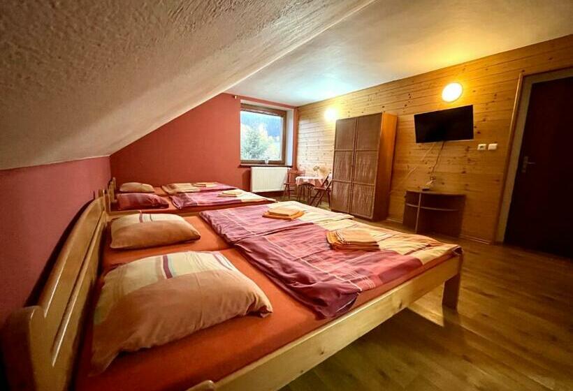 4인용 스탠다드 룸, Penzion Horal