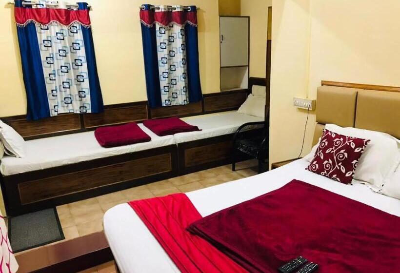 Pokój Rodzinny, Mystique Inn Ooty